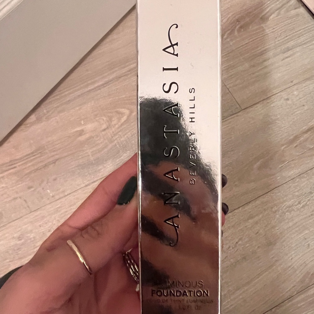 Anastasia foundation shade 350C